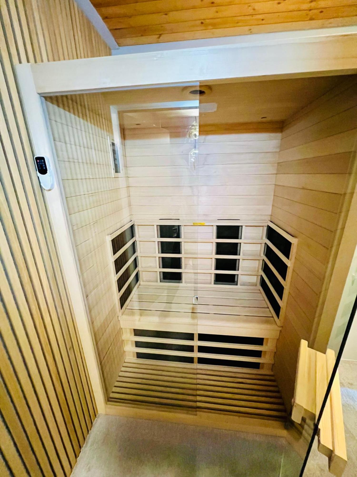 Mitten Im Schwarzwald Mit Infrarot-Sauna Und Garagenparkplatz Schönwald Exterior photo