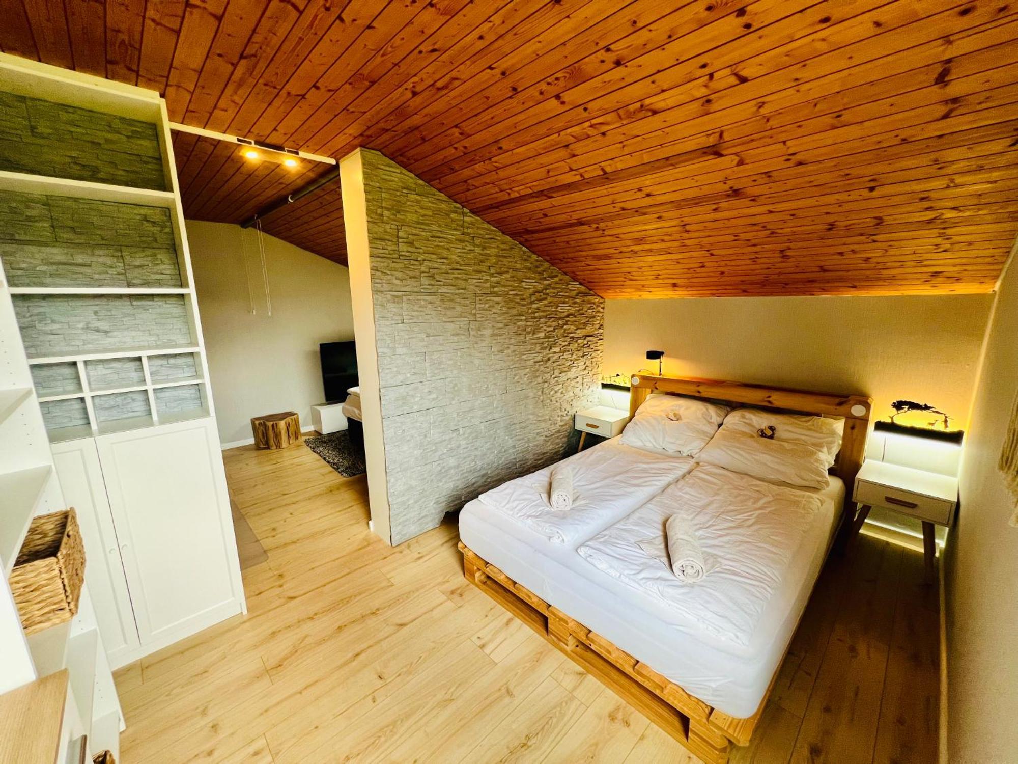 Mitten Im Schwarzwald Mit Infrarot-Sauna Und Garagenparkplatz Schönwald Exterior photo