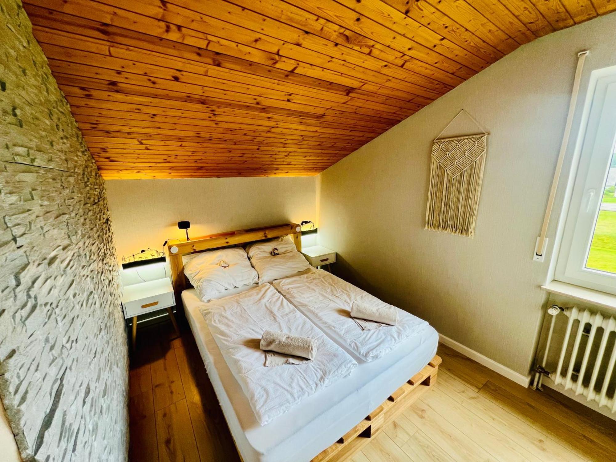 Mitten Im Schwarzwald Mit Infrarot-Sauna Und Garagenparkplatz Schönwald Exterior photo